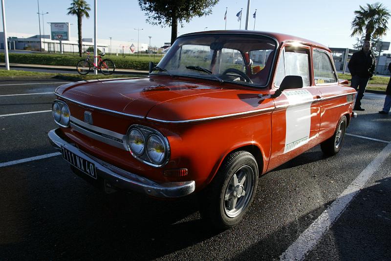B45D0002.JPG - La NSU de Jean-Yves qui sort d'une petite restauration. Elle sera la vedette de ce premier Rencard 64 de l'année avec un article sur Sud-Ouest (voir la page d'accueil du Rencard 64)