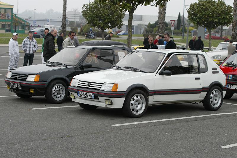 B45D0029.JPG - Peugeot 205 GTi 1.6l: les deux sont à vendre
