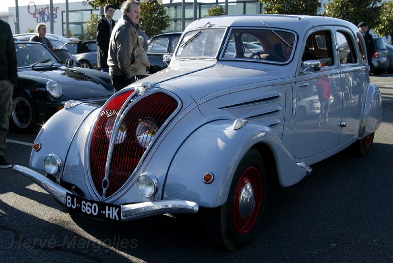 B45D0245.jpg - Peugeot 402 B limousine