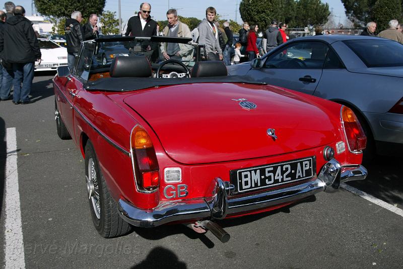 B45D0065.jpg - La nouvelle auto de Malcom, un MG B V8