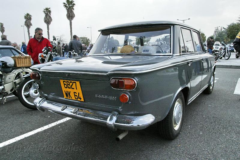 B45D0299.jpg - Fiat 1500 : construite entre 61 et 67, c'était, à l'époque une auto de catégorie supérieure. Elle reste aujourd'hui une auto de collection, assez rare.