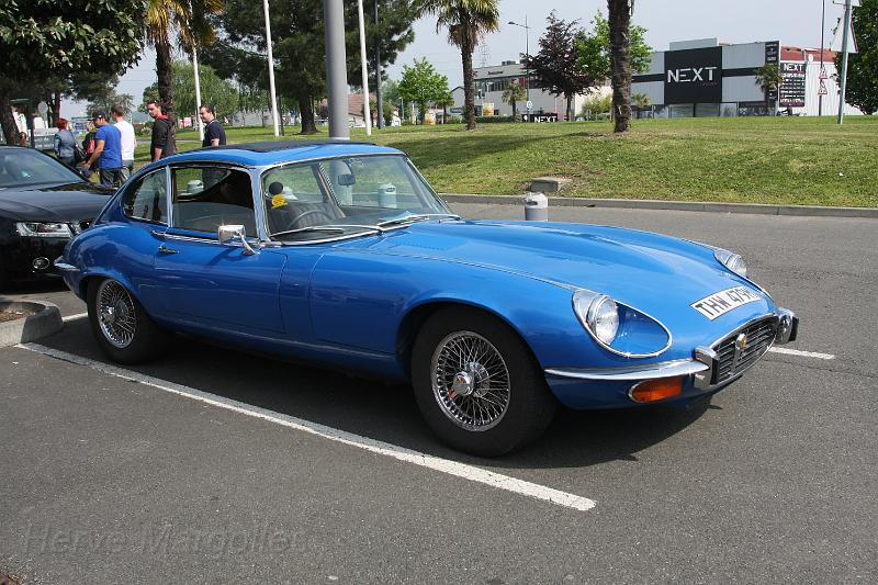 E-Type-V12_01.JPG - Le grand prix historique, c'est la semaine prochaine. Mais il faut croire que les anglais sont déja là. Pour preuve cette fantastique Jaguar Type E V12, série 3.