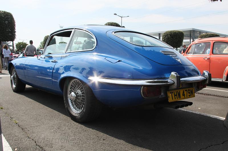 E-Type-V12_06.JPG - Le grand prix historique, c'est la semaine prochaine. Mais il faut croire que les anglais sont déja là. Pour preuve cette fantastique Jaguar Type E V12, série 3.