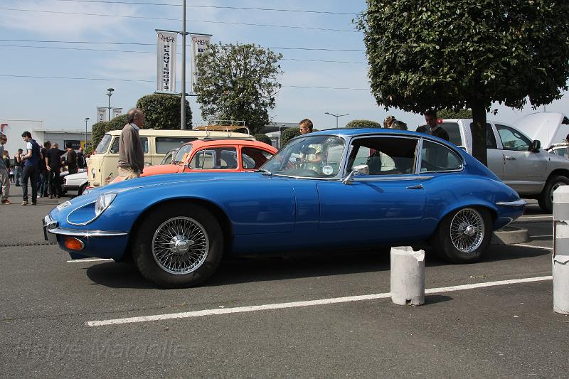 E-Type-V12_09.JPG - Le grand prix historique, c'est la semaine prochaine. Mais il faut croire que les anglais sont déja là. Pour preuve cette fantastique Jaguar Type E V12, série 3.