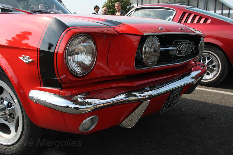 IMG_0010.JPG - Ford Mustang: en tout cas, très belle restauration puiqu'il parrait que cette auto croupissait dehors il y a quelques temps.