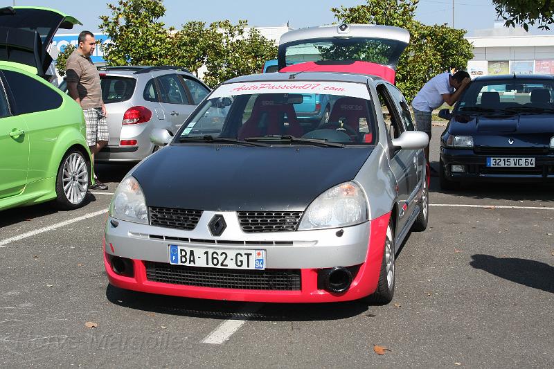 IMG_2754.JPG - La Clio RS de mon fils en préparation pour le circuit.