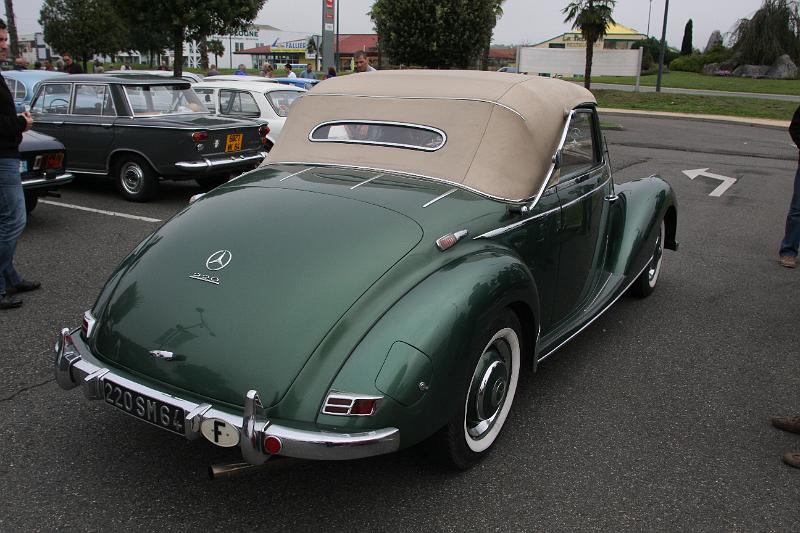 IMG_3229.JPG - Mercedes 220