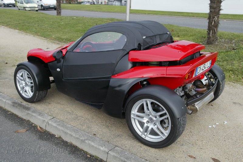 B45D0117.JPG - Superbe petit véhicule de loisir la Secma F16 dont vous avez pu voir un repportage dans l'émission TURBO