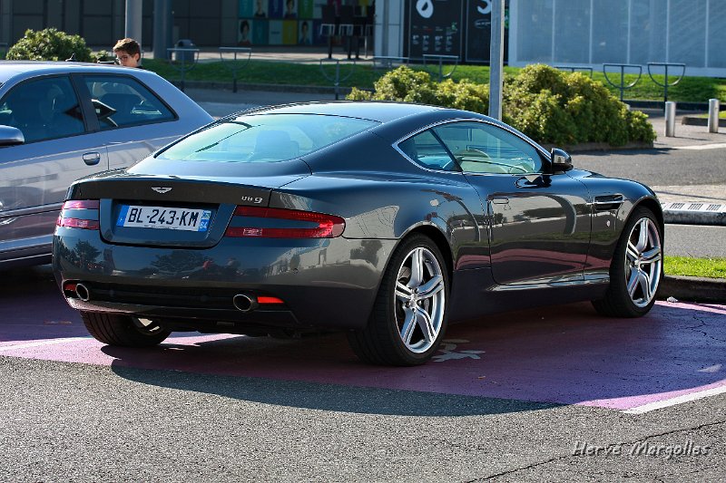 Aston-Martin_DB9-03.JPG