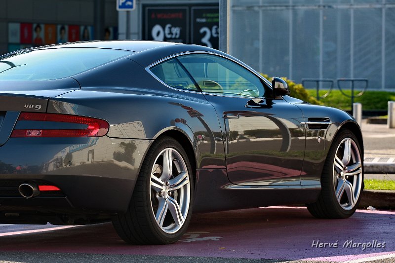Aston-Martin_DB9-04.JPG