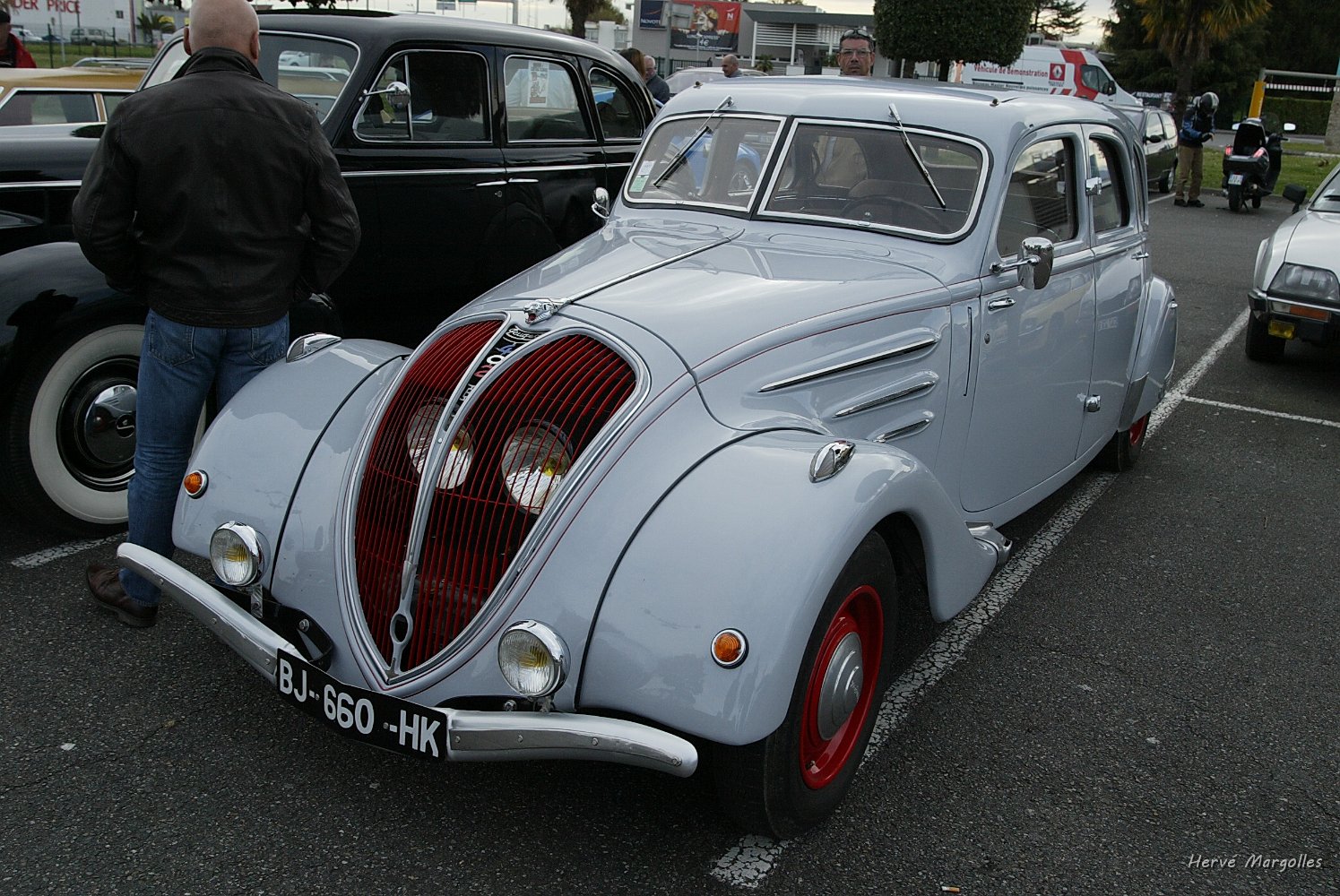 Peugeot-402_01.JPG