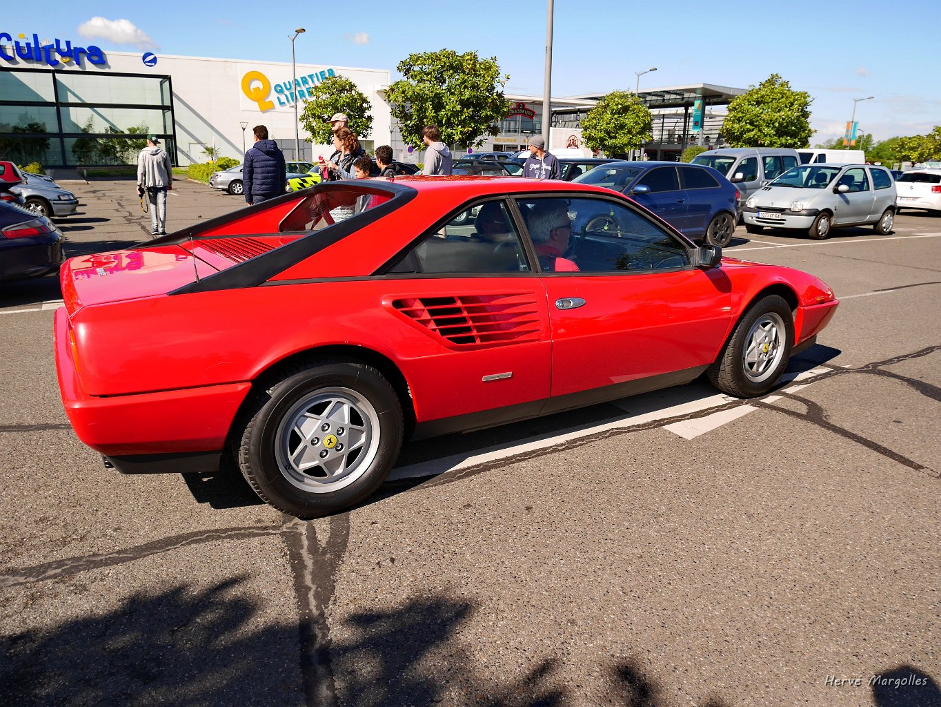 06-Ferrari-02.JPG