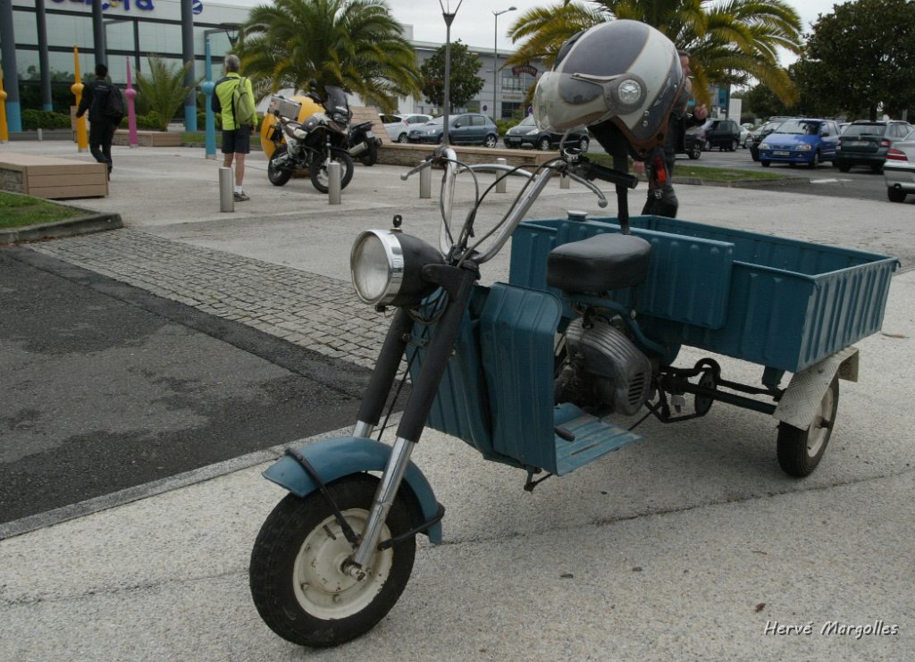 Moto-03.JPG