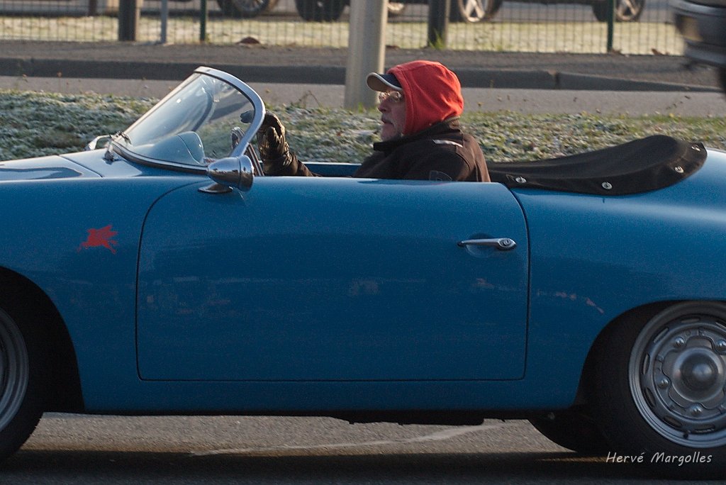 356.jpg - Il falait vraiment en vouloir pour sortir en 356 cabriolet, ce matin !