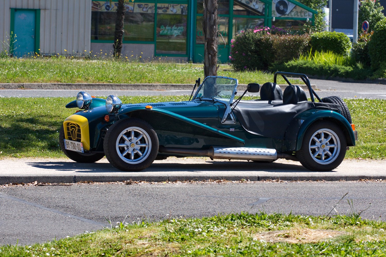 Caterham-01.jpg