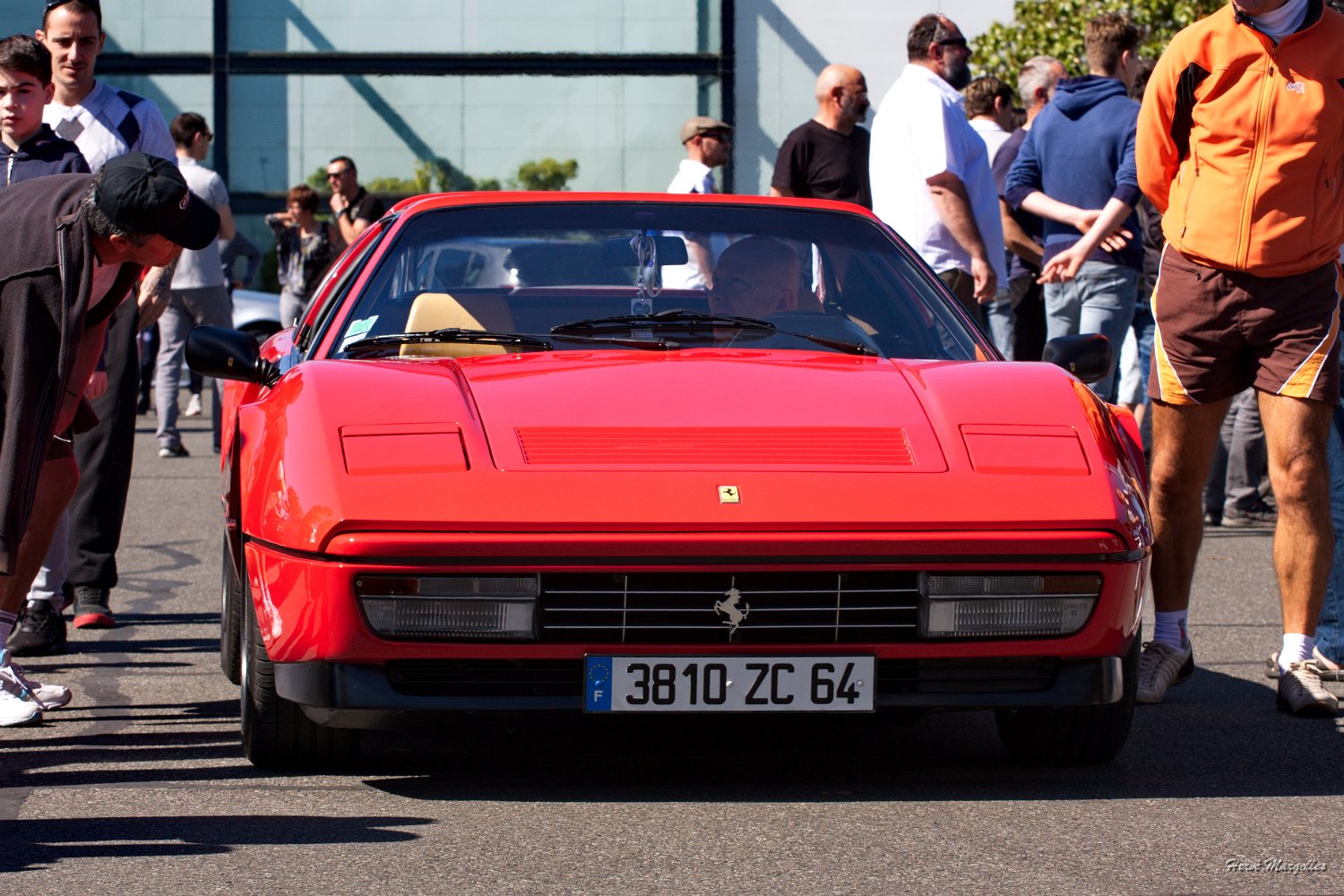 Ferrari-01.jpg