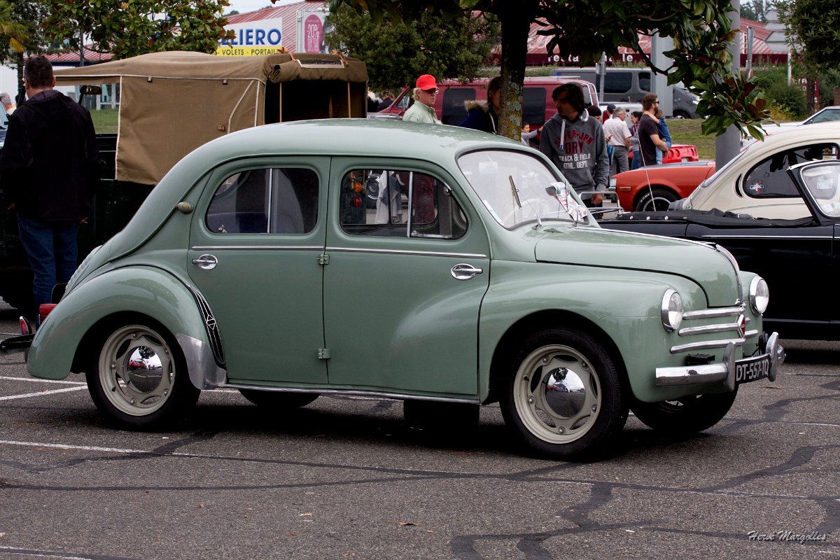 Renault-4cv-01.jpg