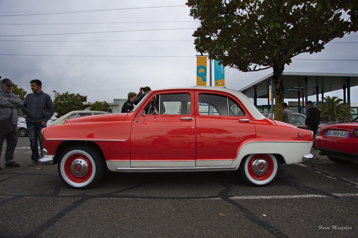 Simca-Aronde-02.jpg