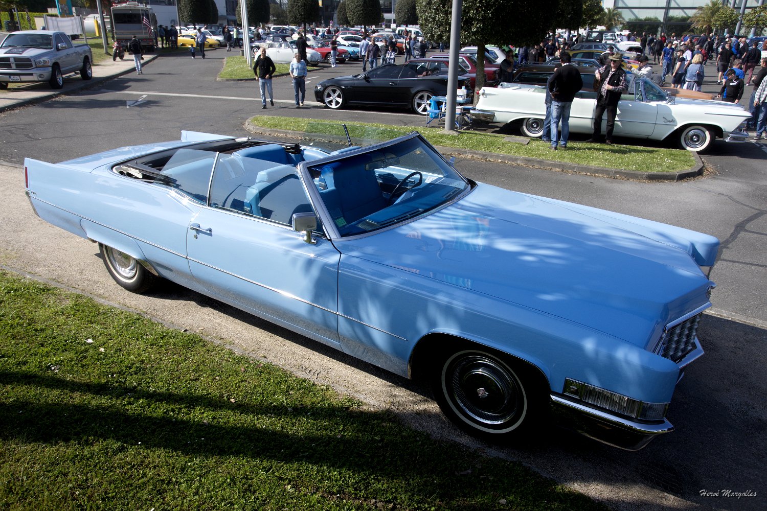 Cadillac-01.jpg
