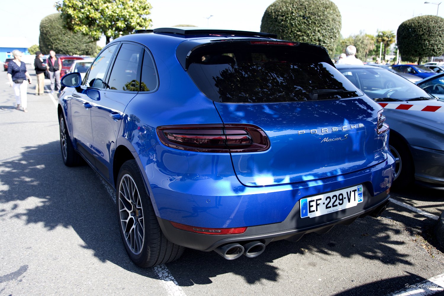 Porsche-05.jpg