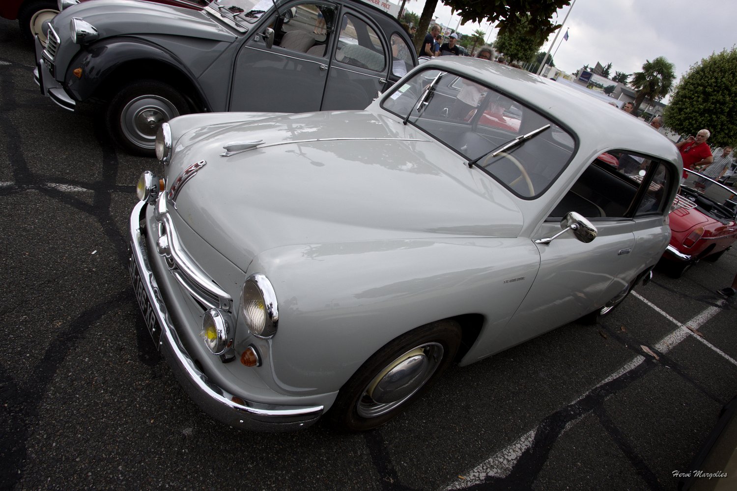Panhard-Dyna-01.jpg