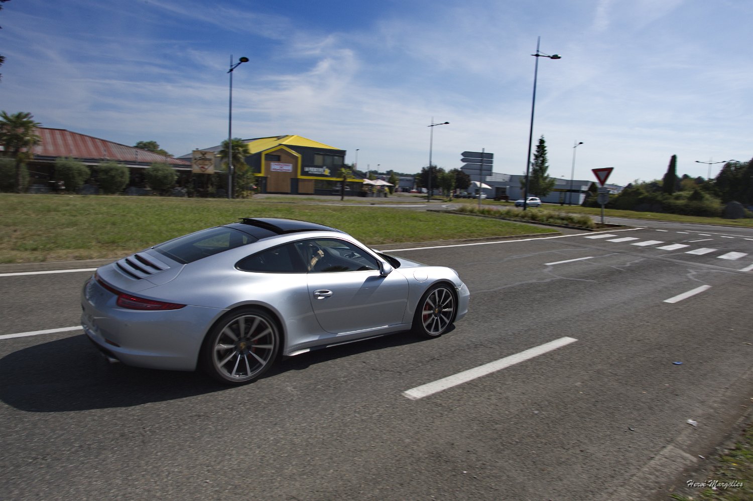 Porsche-06.jpg