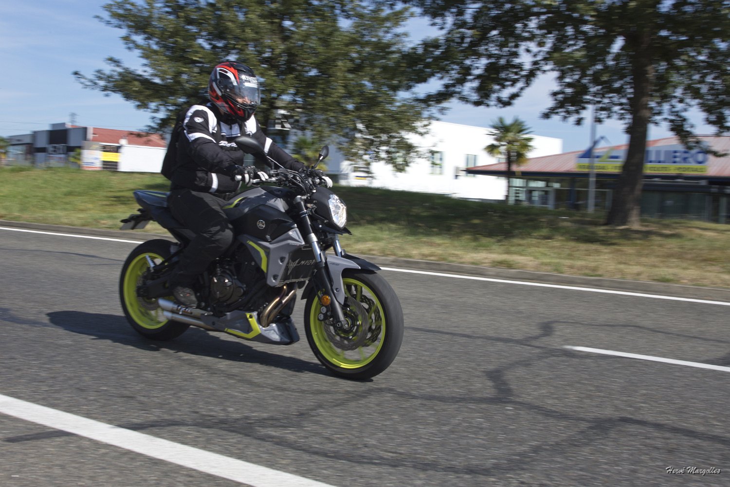 x-moto-04.jpg