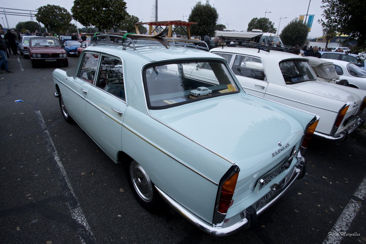 Peugeot-404-01.jpg
