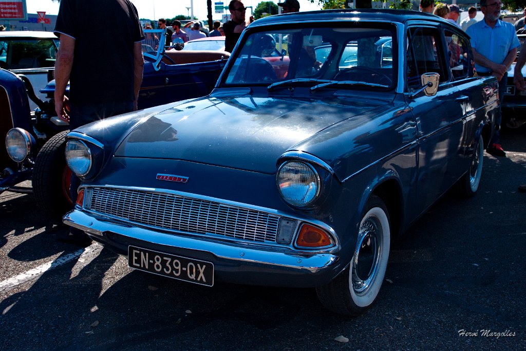 FORD-ANGLIA-01.JPG