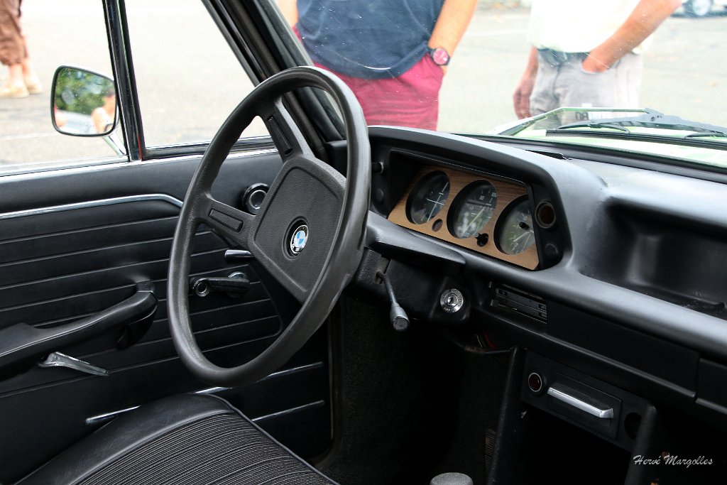 BMW-1602-03.JPG