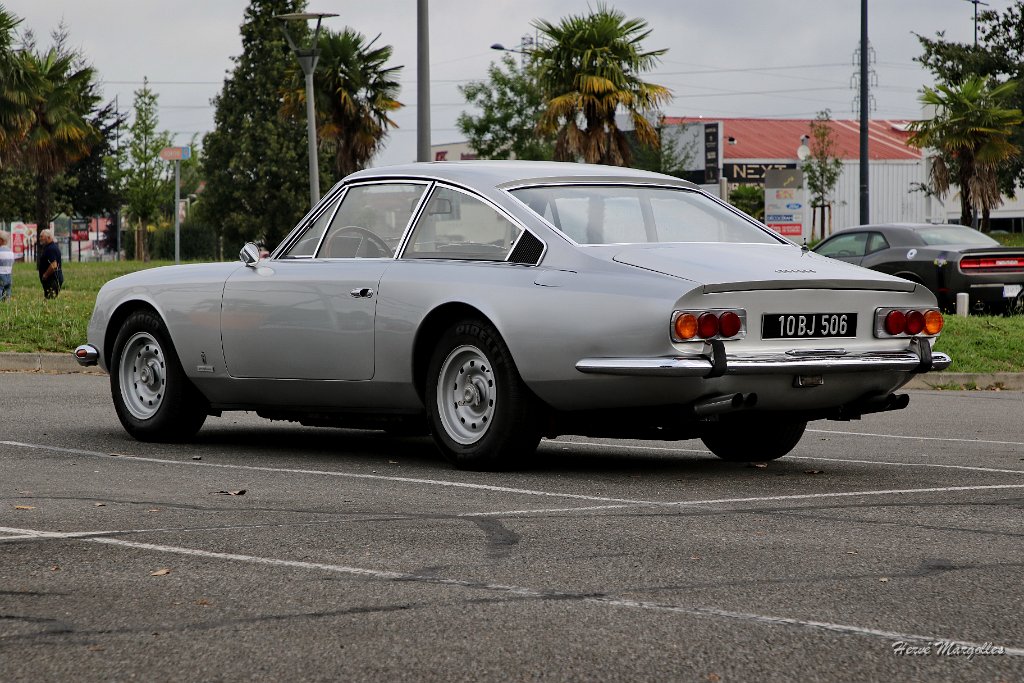Ferrari_365GT_2+2-07.jpg