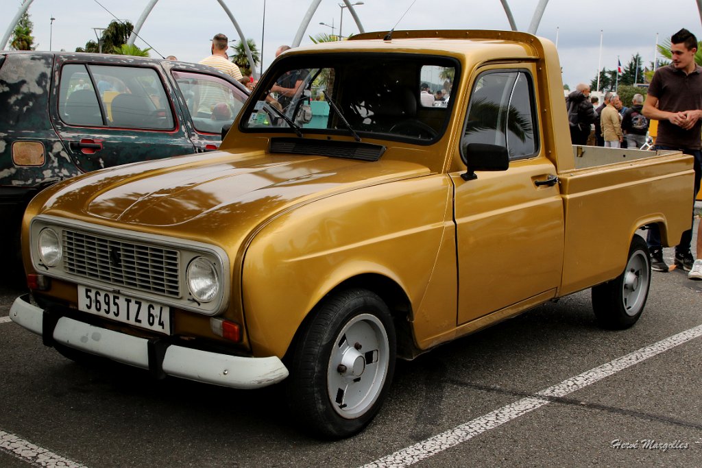 Renault-4GTL-02.JPG
