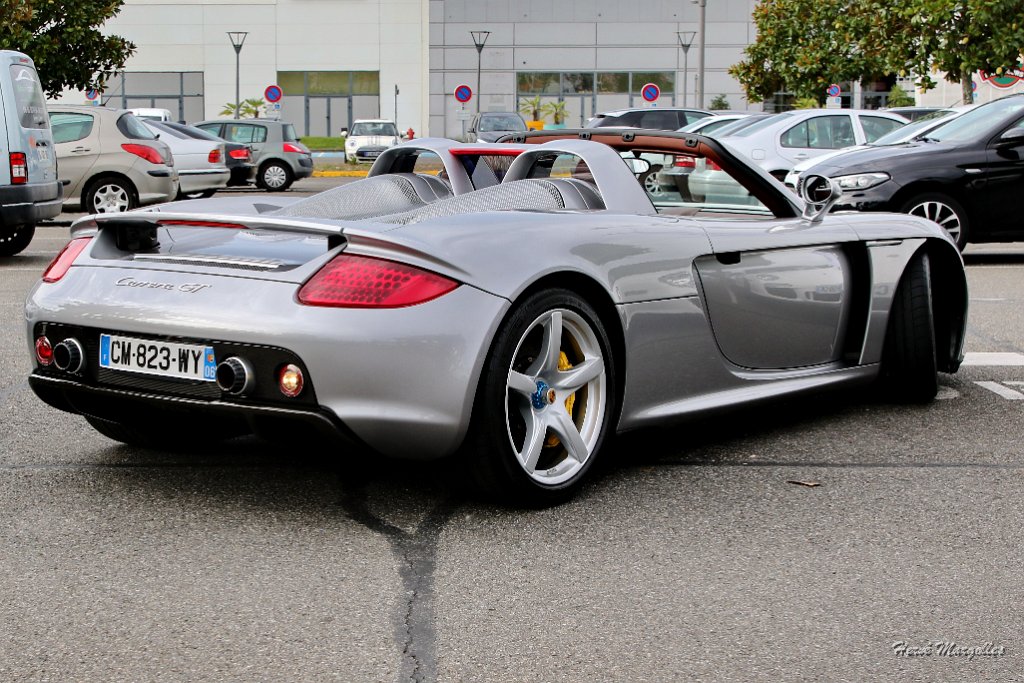 PORSCHE-CARRERA-GT-02.JPG