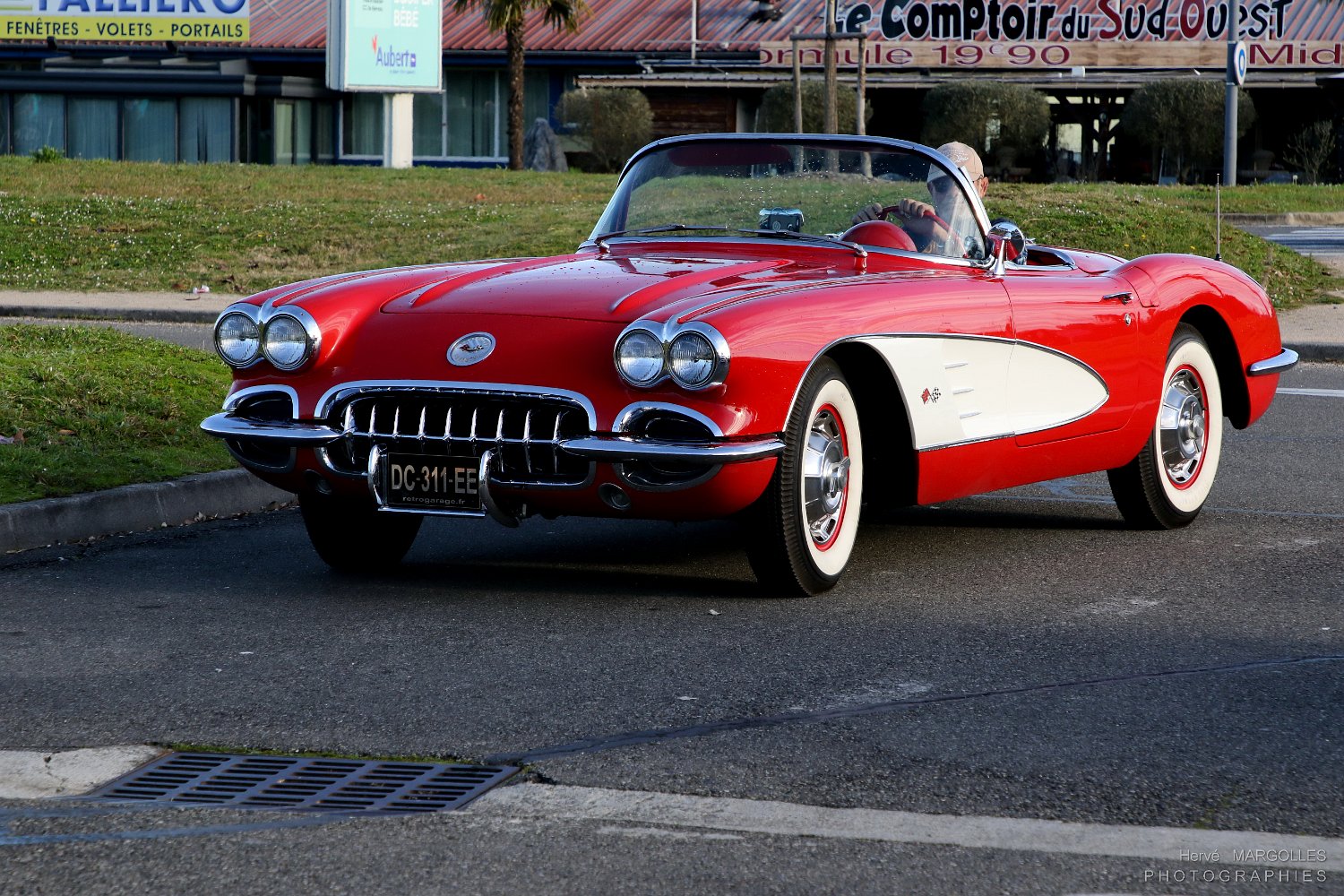 Chevrolet-Corvette-01.jpg