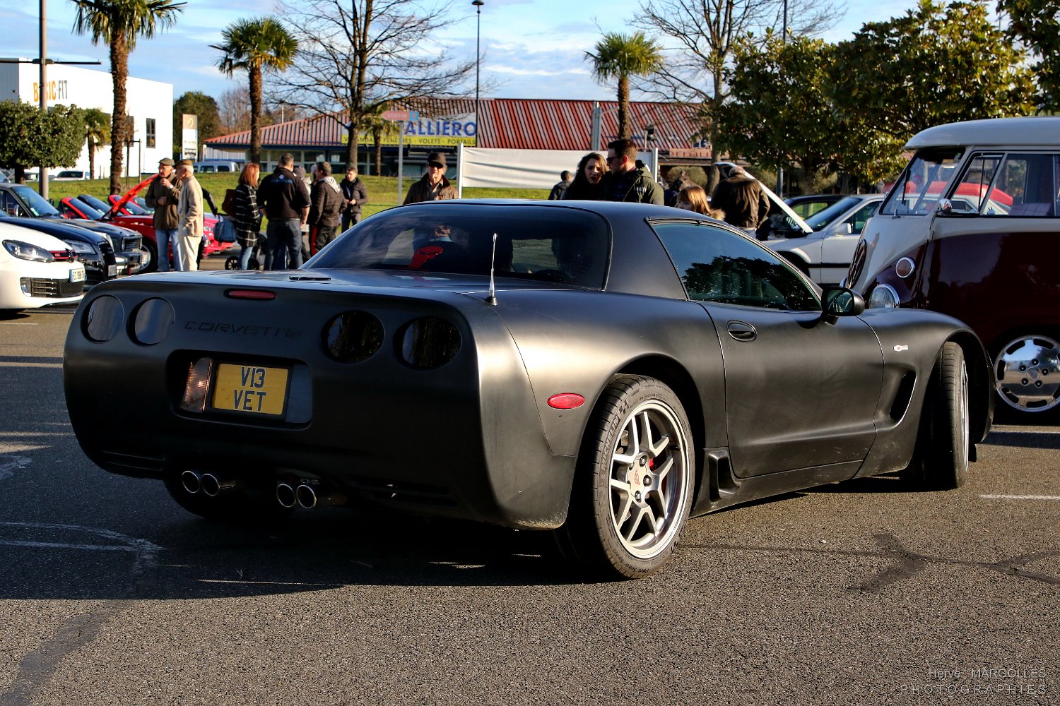 Chevrolet-Corvette-02.jpg