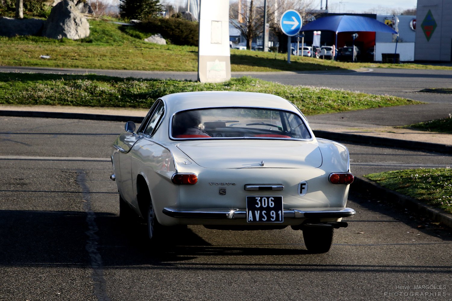 Volvo-P1800-00.jpg
