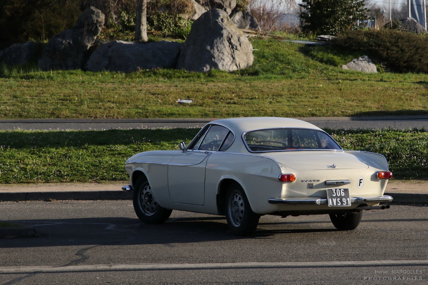 Volvo-P1800-01.jpg