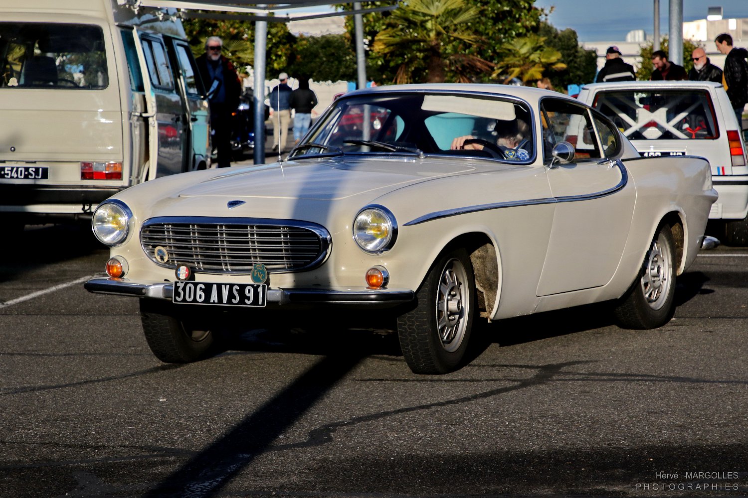 Volvo-P1800-02.jpg
