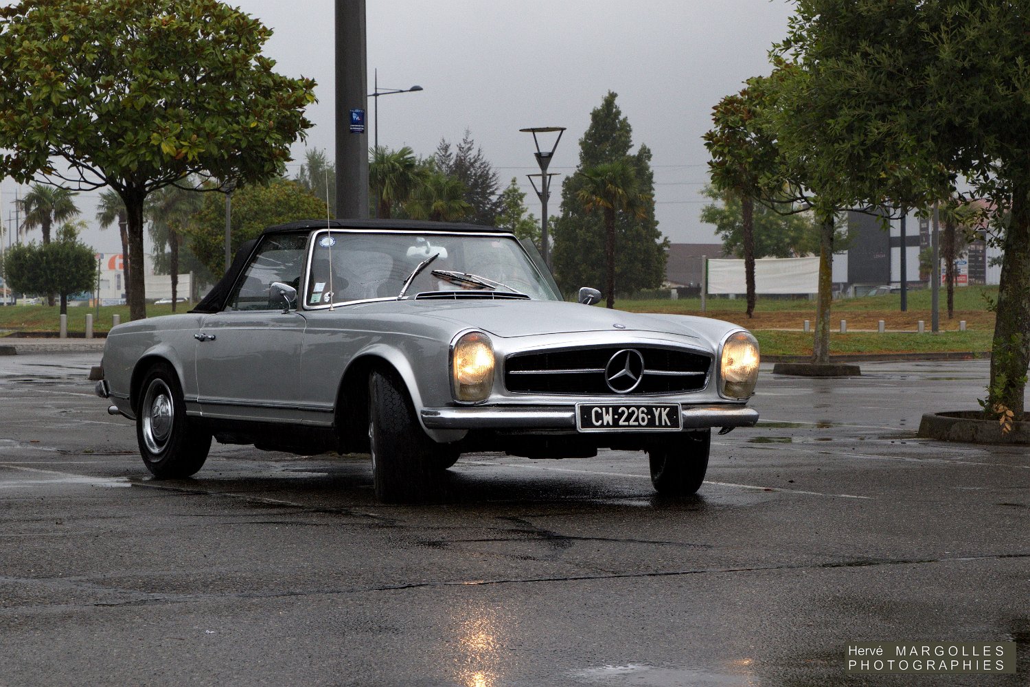 Mercedes-230_SL-01.jpg