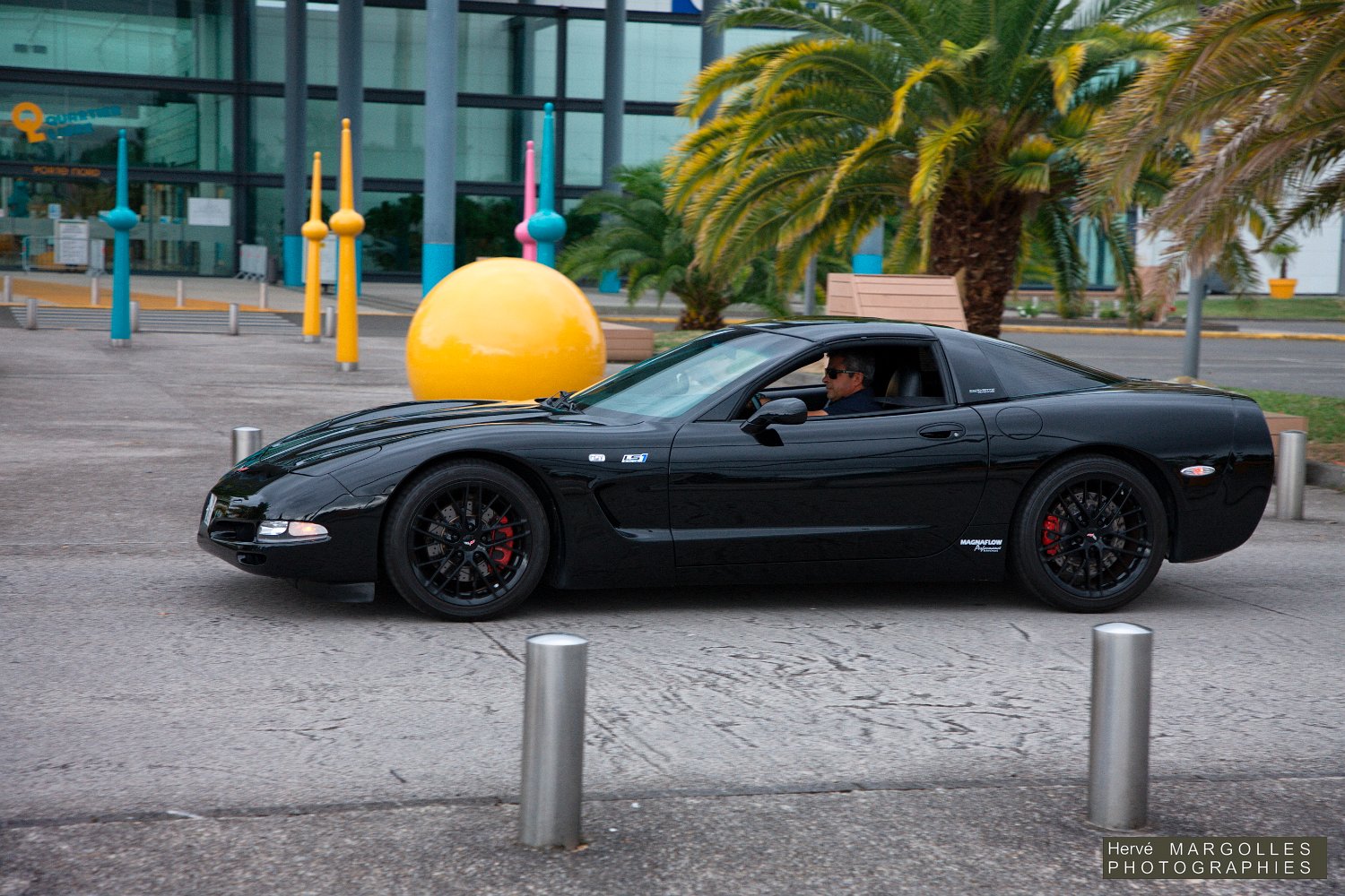 Chevrolet-Corvette_01.jpg