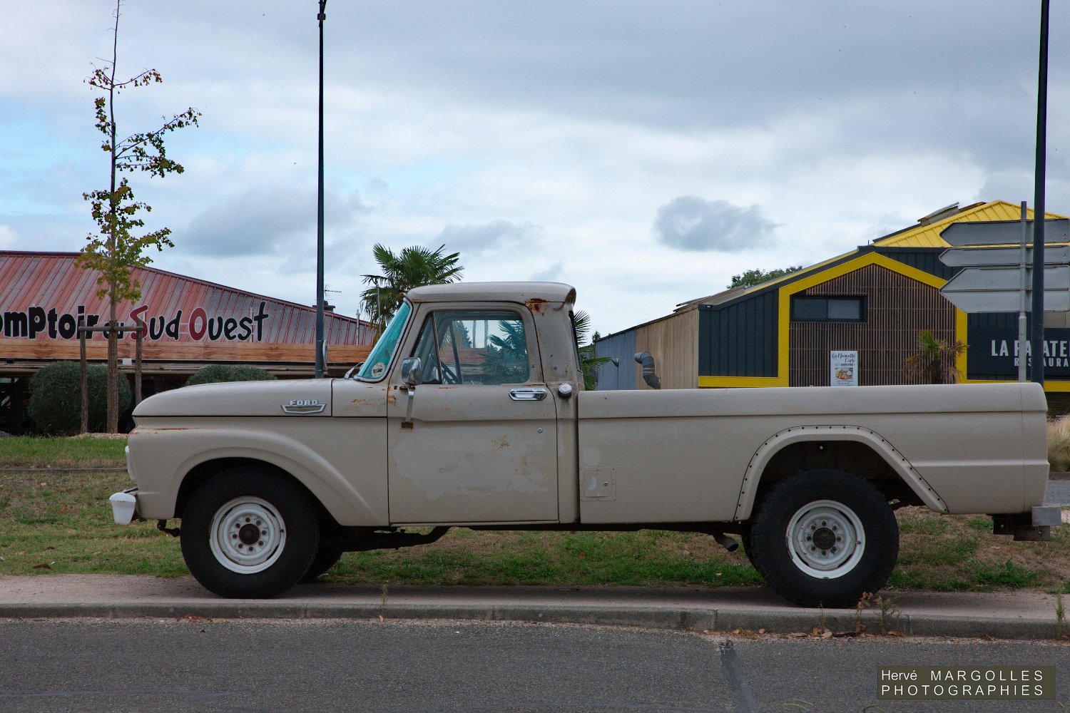 Ford-L150_01.jpg