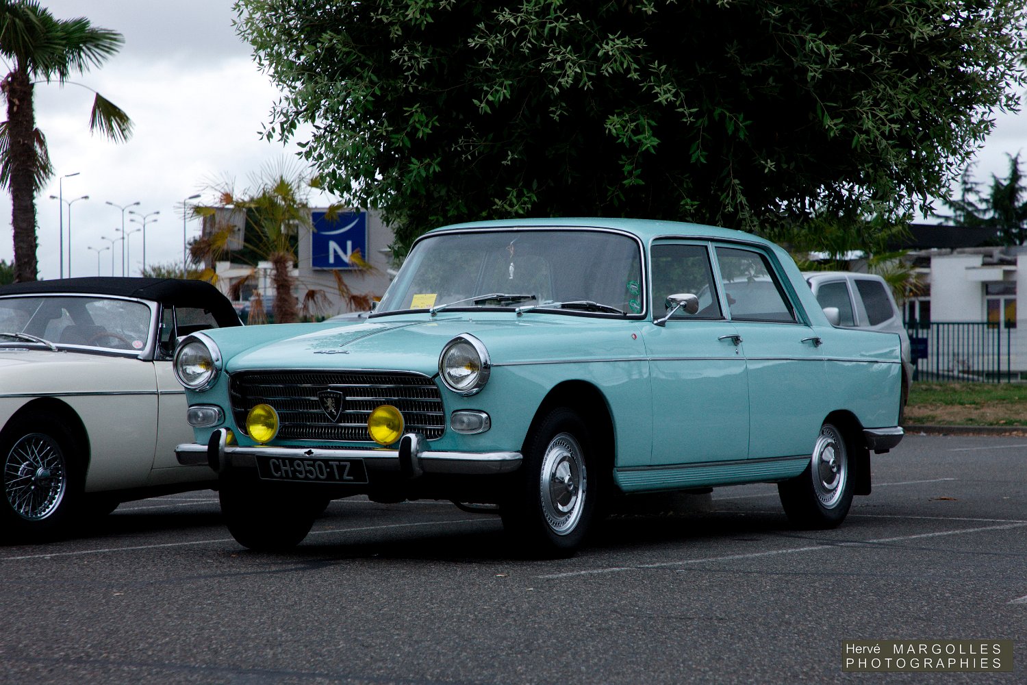 Peugeot-404_01.jpg