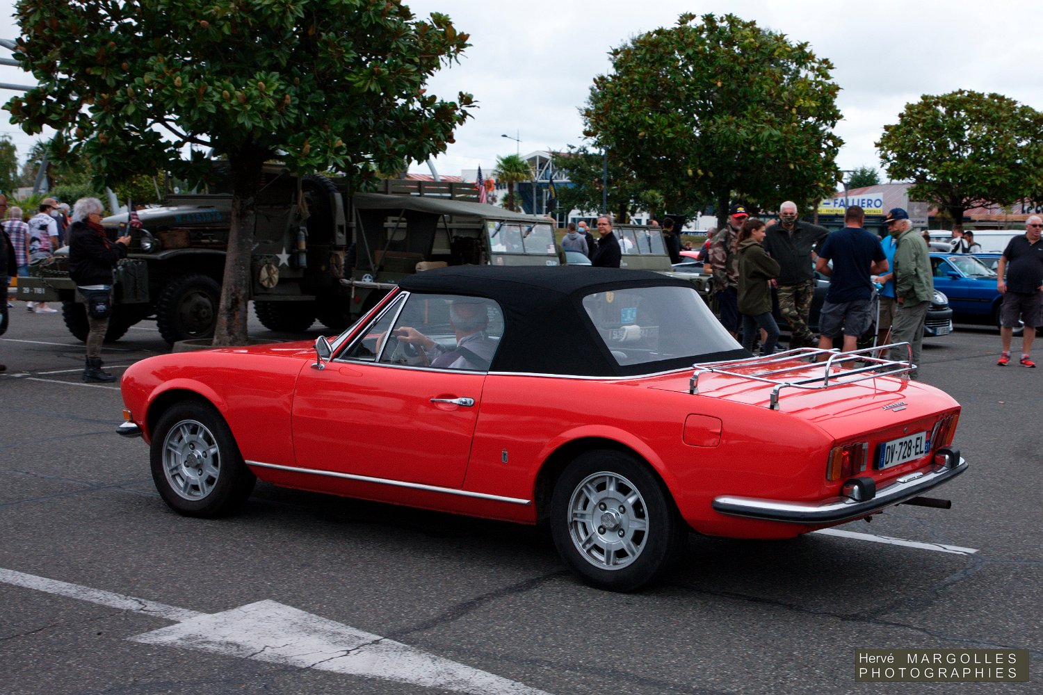 Peugeot-504_03.jpg