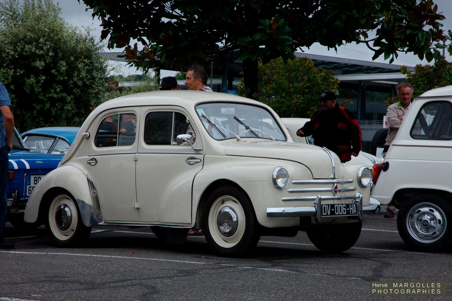 Renault-4CV_01.jpg