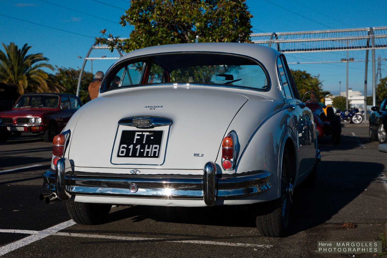 Jaguar-MKII-01.jpg