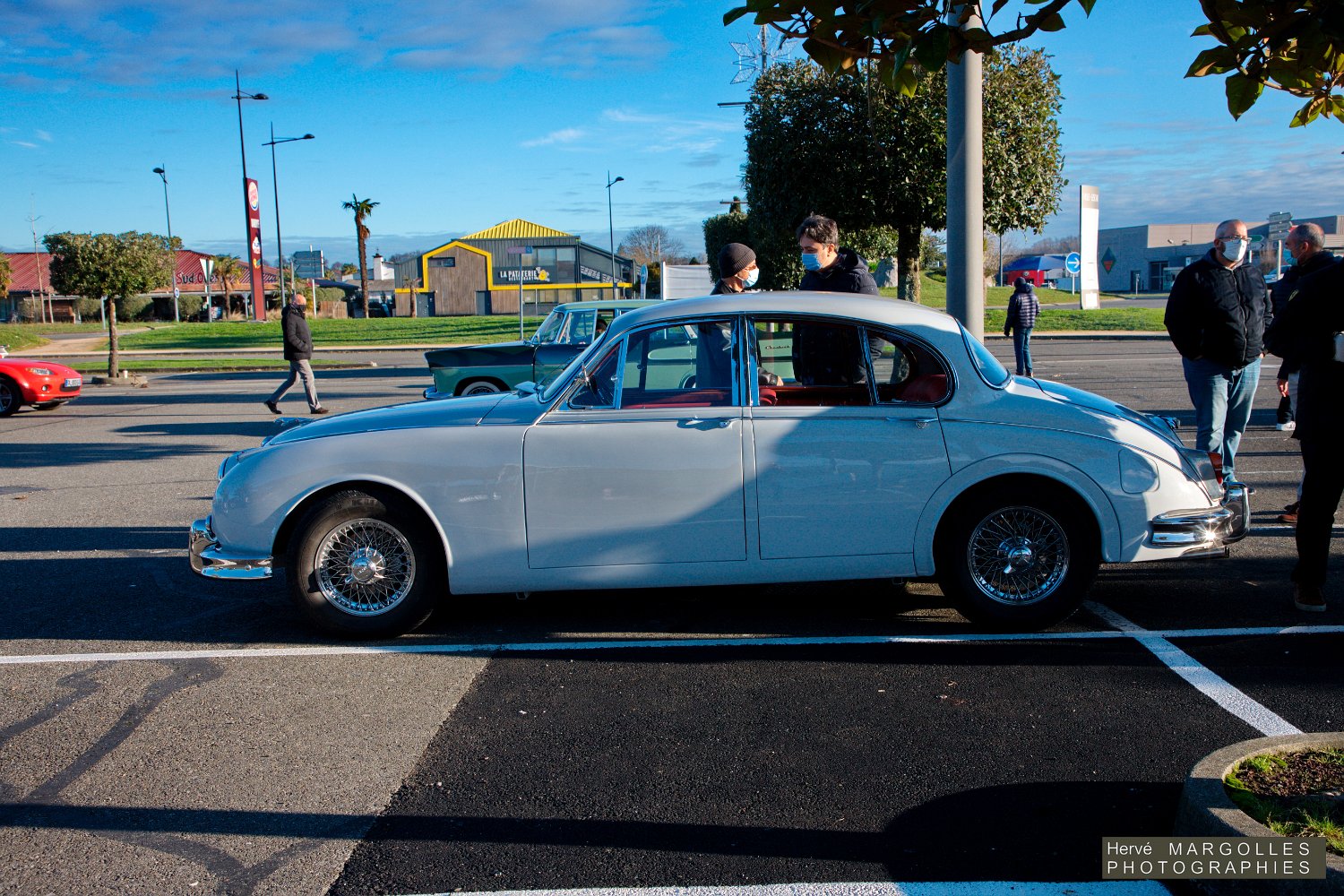 Jaguar-MKII-04.jpg