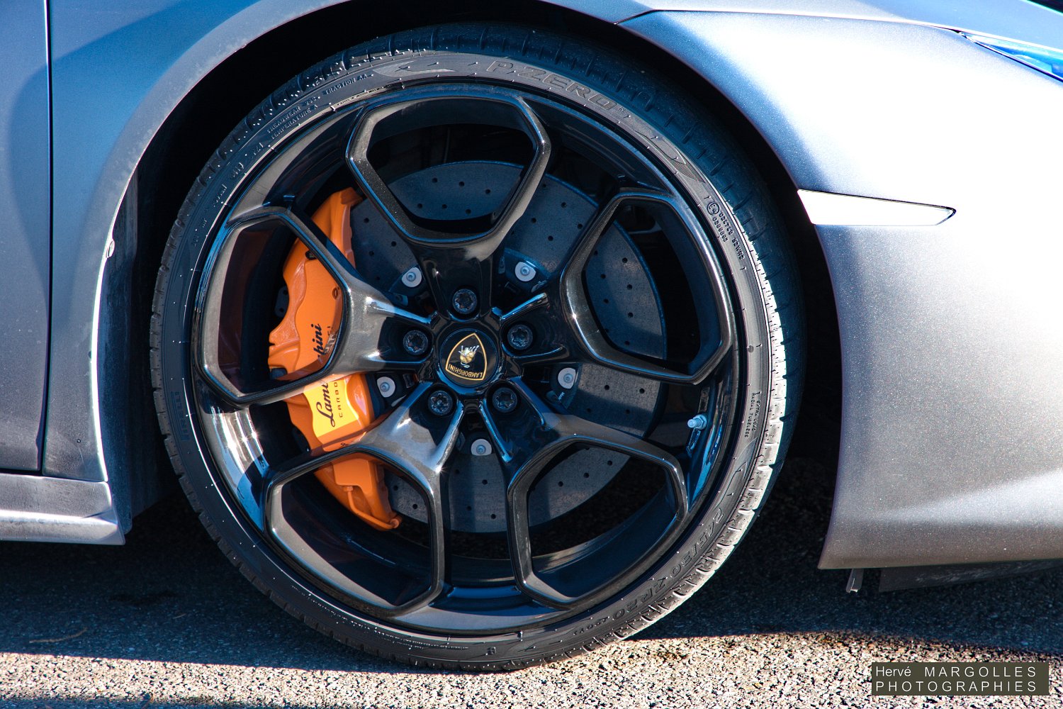 Lamborghini-02.jpg
