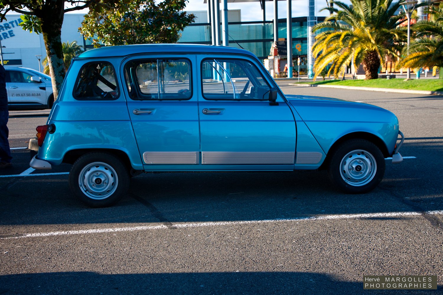 Renault-4-01.jpg