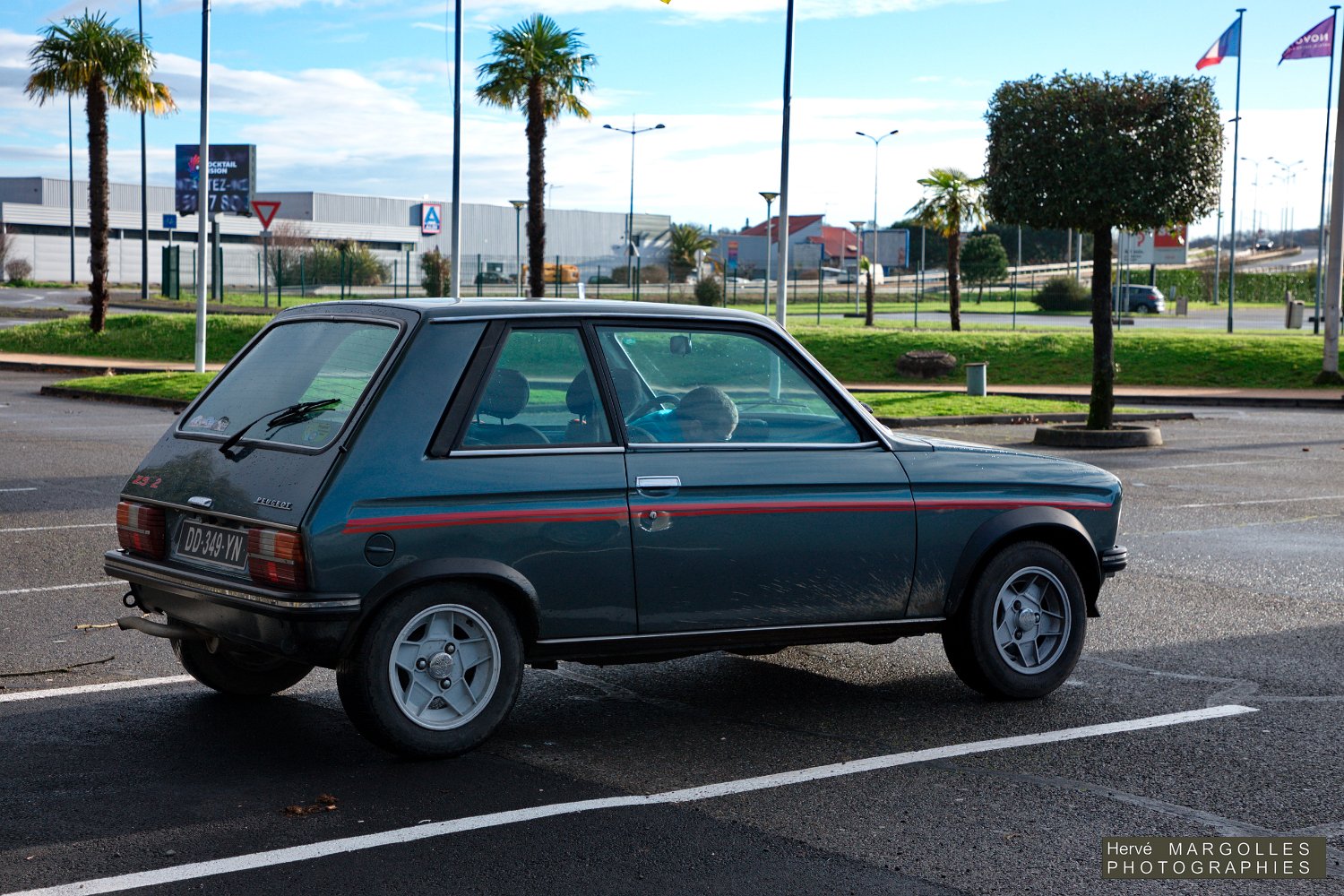 Peugeot-104ZS-01.jpg
