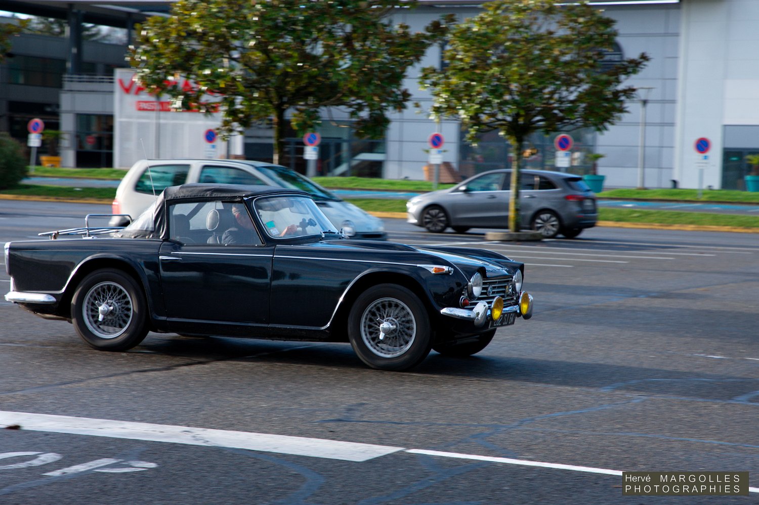 Triumph-TR4-01.jpg